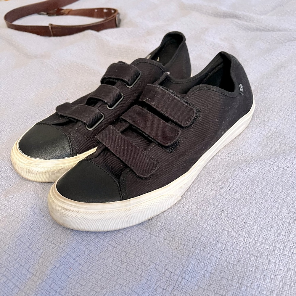 Vans Velcro Low Top Sneaker Style #721454 Lightly Used Men’s Size 13 Black